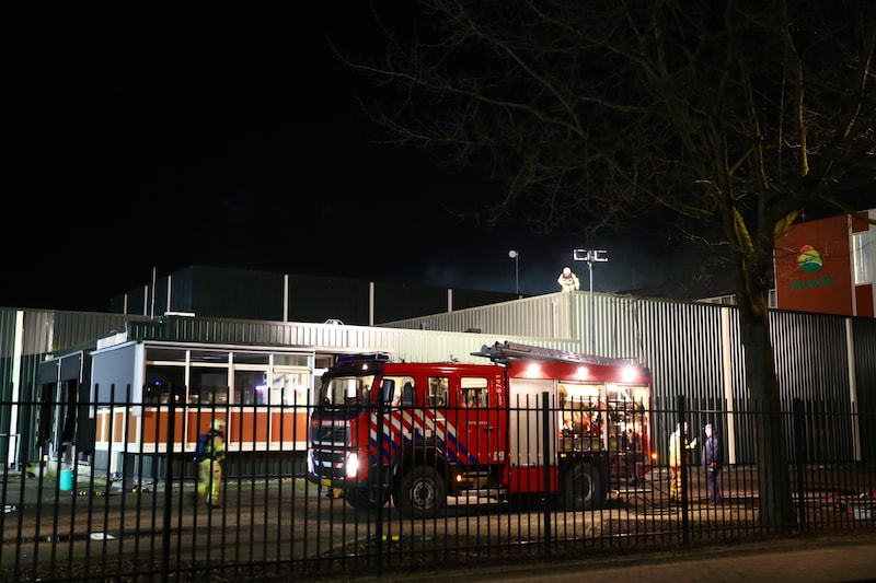 De hulpdiensten zijn vannacht wederom  uitgerukt voor een bedrijfsbrand bij Plukon aan de Industrieweg in Wezep.