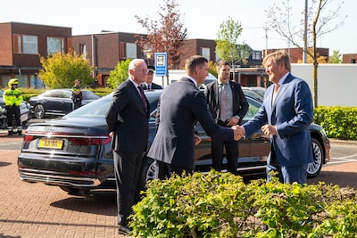 Als de koning langskomt op een basisschool in Zeewolde, is er één zin die de ochtend samenvat