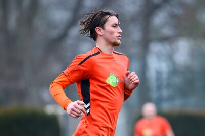 Cas staat dit seizoen al op acht gele kaarten: ‘Boetes al bijna hoger dan mijn contributie’