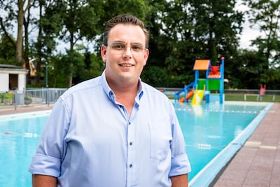 Twee ton van de gemeente, laatste ton uit het dorp: zo knapt Kloosterhaar zijn eigen zwembad op