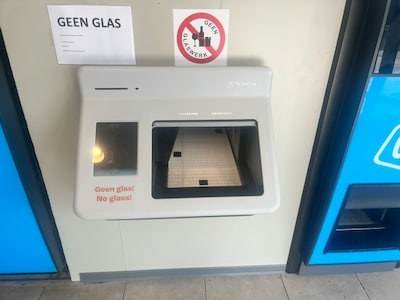 Lange rijen voor statiegeldautomataat in supermarkt voorbij: plastic flessen en blikjes in één keer 