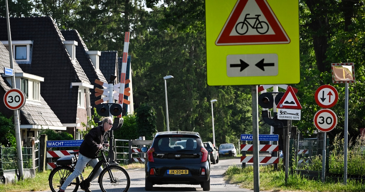 Fietsers krijgen eindelijk voorrang op hele F35 tussen Hengelo en Enschede: paaltjes bij Kettingbrug