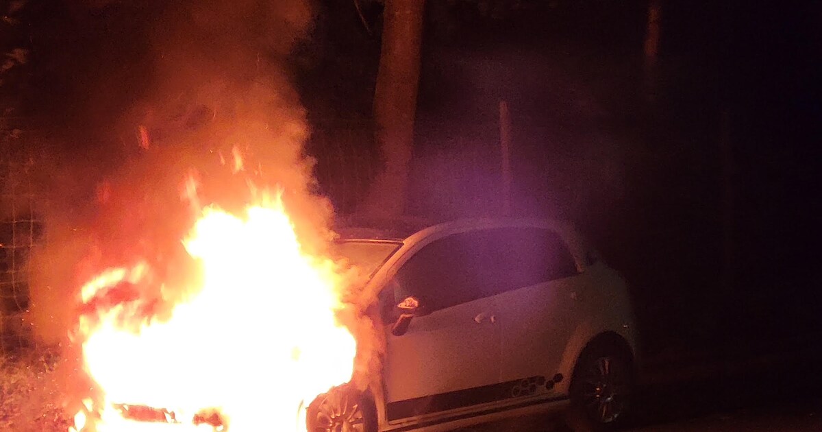 Auto uitgebrand aan Zurinkstraat in Geesteren