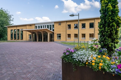 VNOG oefent in en rond het gemeentehuis van Voorst