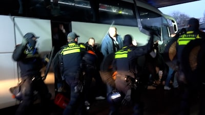 Waarom Stuttgart-fans besluit nu aanvechten: ‘Je ziet op de beelden dat dit echt niet is gebeurd’