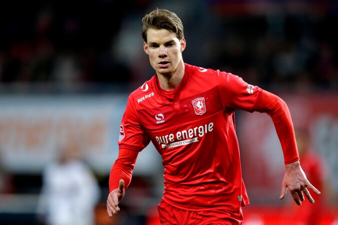 Oud-prof Jari Oosterwijk neemt Lettele bij de hand | Sport | De Stentor.nl