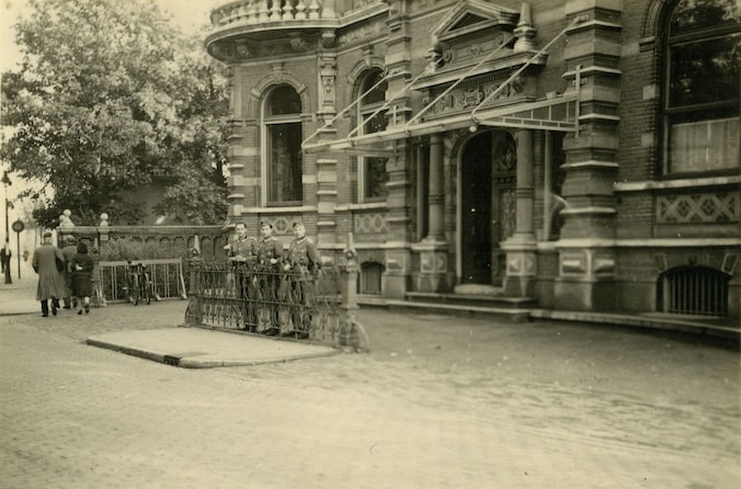Bijzondere gift: collectie foto's van Zwolle in oorlogstijd | Regio ...