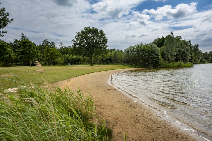 Verzet tegen uitbreidingsplannen Thermen Bussloo: ‘Naturistje pesten ...