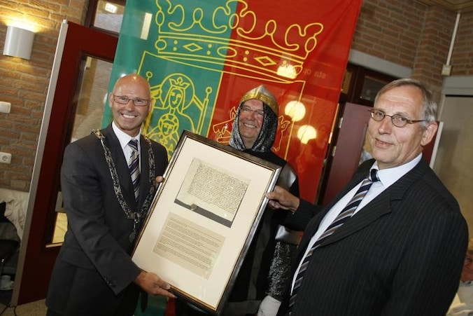 Geschiedenisles bij afscheid gemeentehuis Holten | Regio | De Stentor.nl