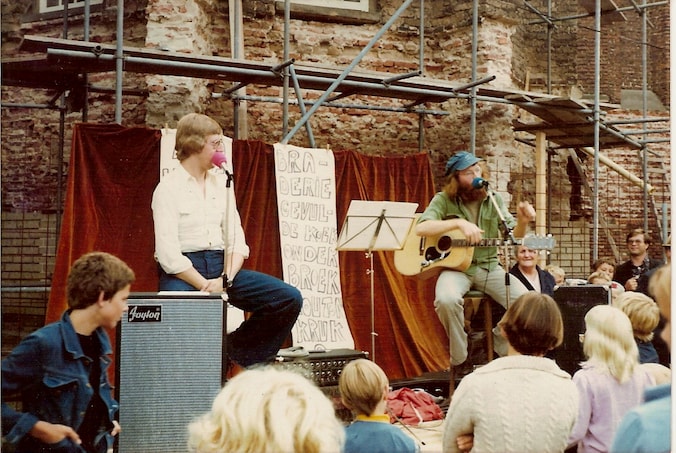 Anton en Gerrit vieren 40 jaar Wiejes Kabaret met twee bijzondere ...
