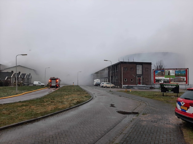 Grote uitslaande brand bij bedrijf in De Krim onder controle, nablussen ...