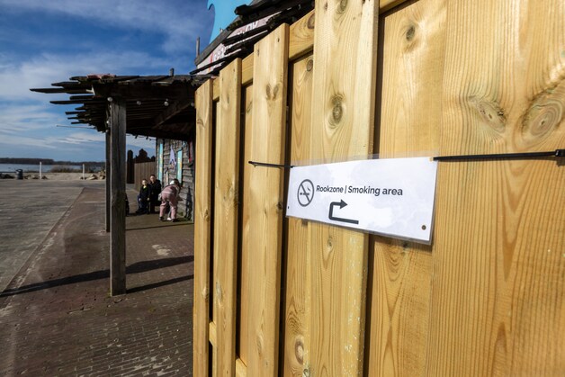 Pretparken vol kinderen, maar niet écht rookvrij: ‘Ze geven een dubbele ...