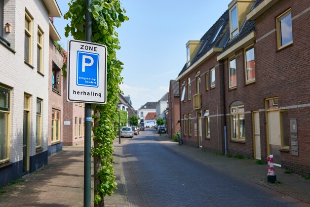 Meer vergunningen dan parkeerplaatsen in centrum van Lochem | Regio ...