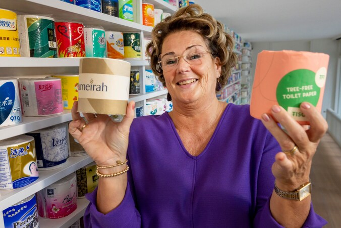 Dit gebeurt er met de imposante collectie wc-rollen van Caroline ...