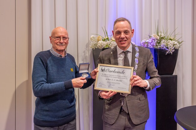Dit stuurden jullie in: Stadspenning voor begeleider schildersgroep ...