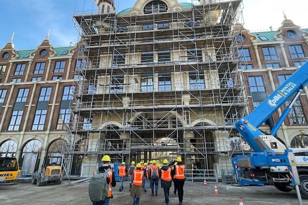Bouwer van Grand Hotel in Efteling weer failliet: 180 werknemers op