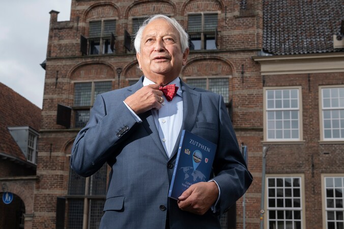 Witte fontein, bonte verhalen: Hugo Smit schreef over zijn jeugd in ...