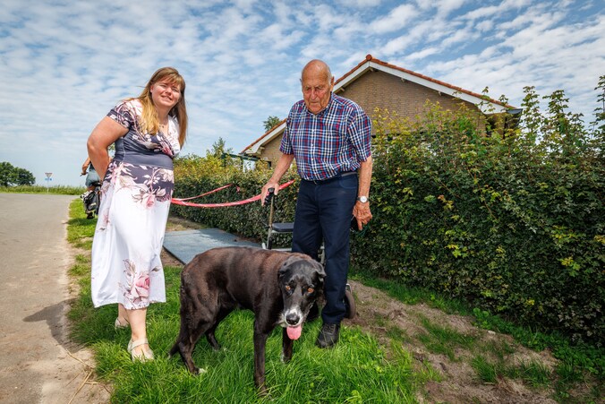 Hond van Sjef (85) is er nog lang niet bovenop na putdrama: ‘Dit had ...