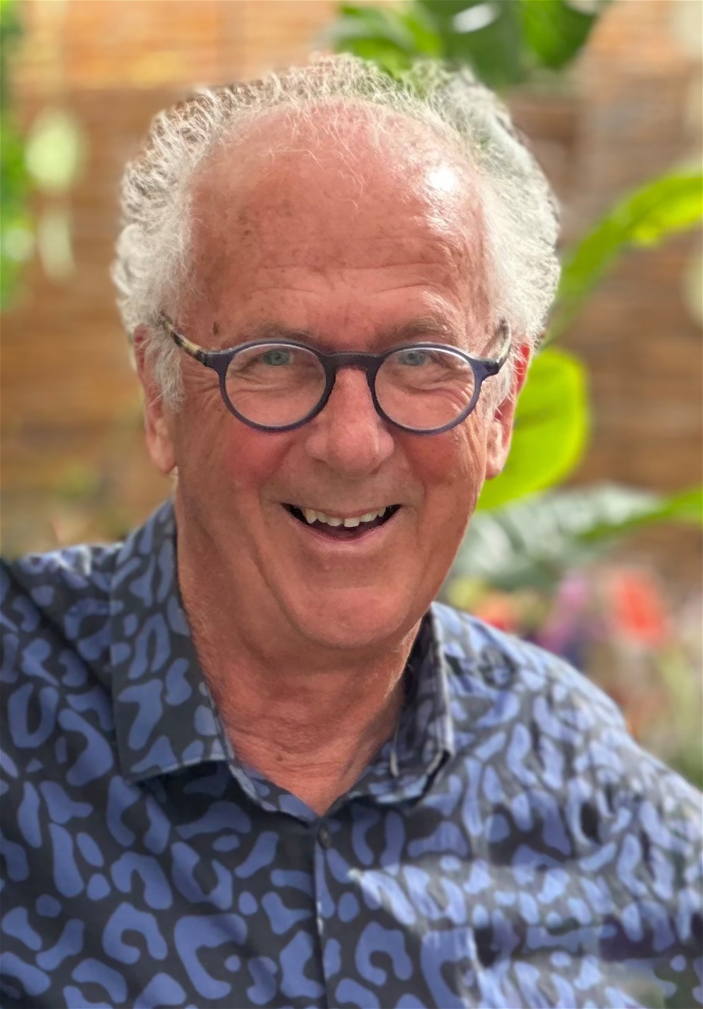 Een vol theater neemt afscheid van Jan (75): ‘Hij had zo’n rijk sociaal ...