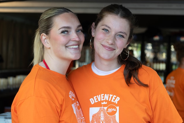 Cheyenne vlucht naar Amsterdam, maar Roos en Jente vieren liever feest ...