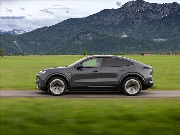 Porsche Cayenne S Coupé Electric