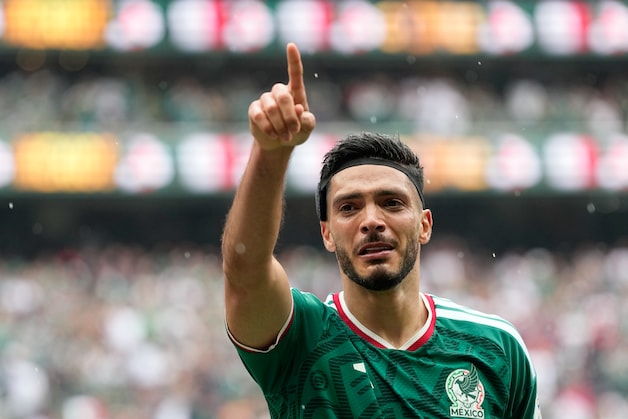 Raúl Jiménéz in tears after his goal against South Africa, which he dedicated to his recently deceased father. 