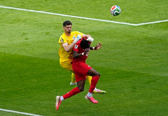 Clash between Vasilj and Oluwaseyi. 