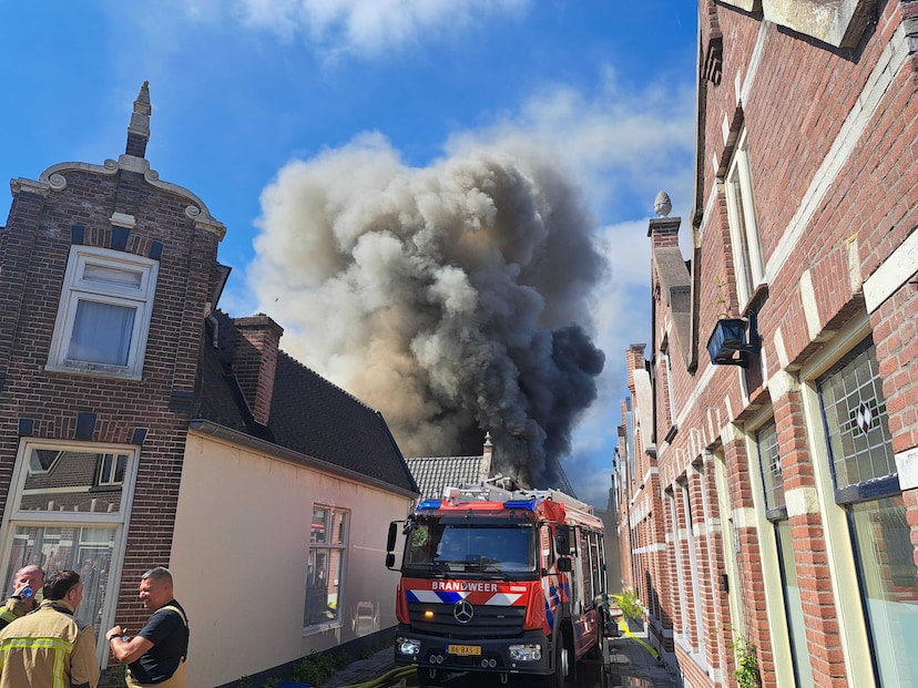 Hulpdiensten en brandweerwagens ter plaatse in Meppel