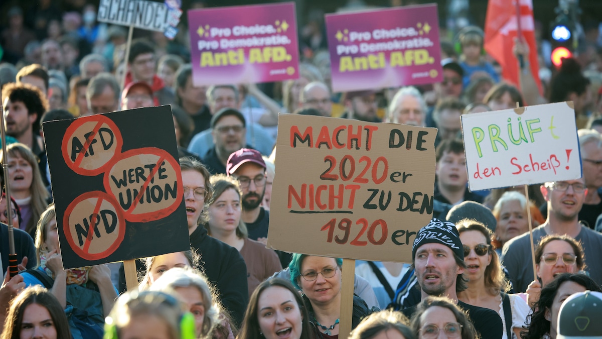 Duizenden Duitsers demonstreren tegen extreemrechtse monsterzege in Saksen-Anhalt