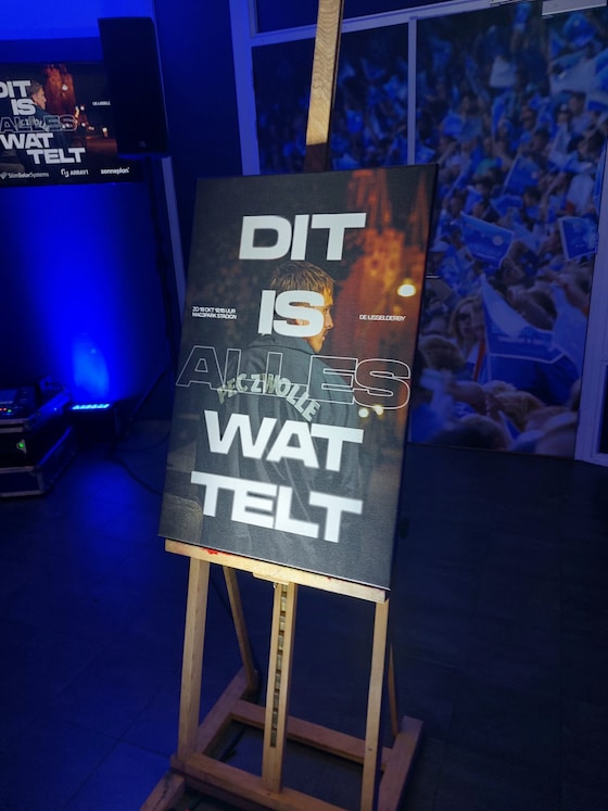LIVE | Opvallende 18-jarige basisdebutant bij PEC Zwolle • Dirksen op ...