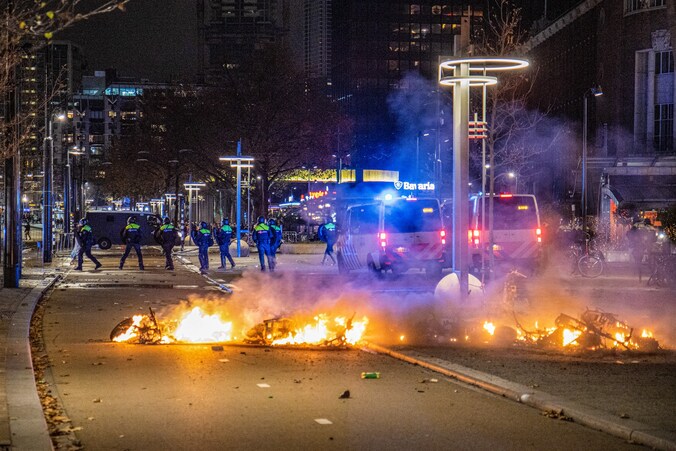 Buurlanden geschokt door rellen Rotterdam: ‘Wat is er met jouw land aan ...