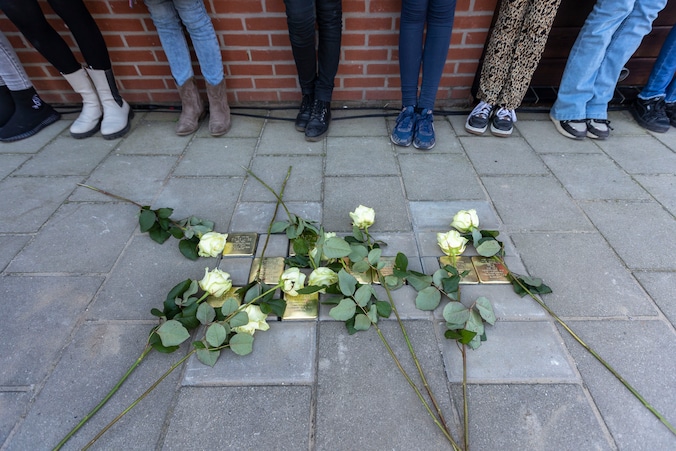 In oorlog vermoorde gezinnen Pagrach en Spanjar uit Rijssen krijgen 10 ...