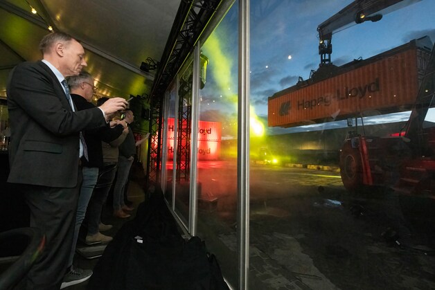 Containerterminal Deventer binnenhaven geopend: ‘Eén schip haalt 100 ...