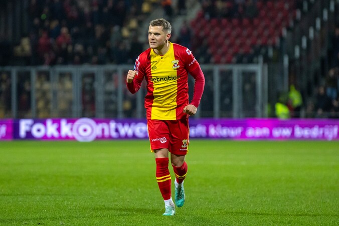 Bij Go Ahead Eagles staat zelfs Philippe Rommens weer op het veld: ‘Het ...