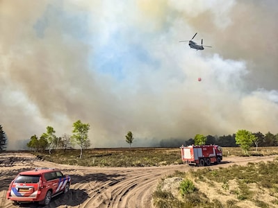 Springput bij ‘t Harde veroorzaakte enorme brand, nu moet bij droogte brandweer gelijk klaarstaan
