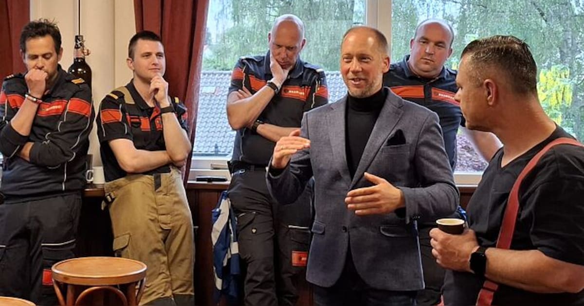 Burgemeester bezoekt brandweer in Brummen en Eerbeek