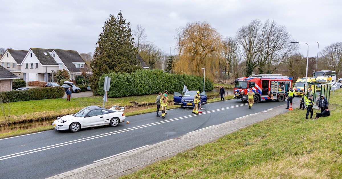 Gewonde bij botsing op de Waterlandse Zeedijk in Monnickendam