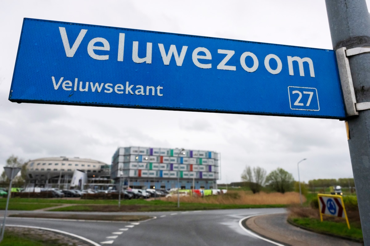 Op bedrijventerrein Velwusekant vond donderdag een grootschalige controle plaats, waarbij meerdere misstanden zijn ontdekt.