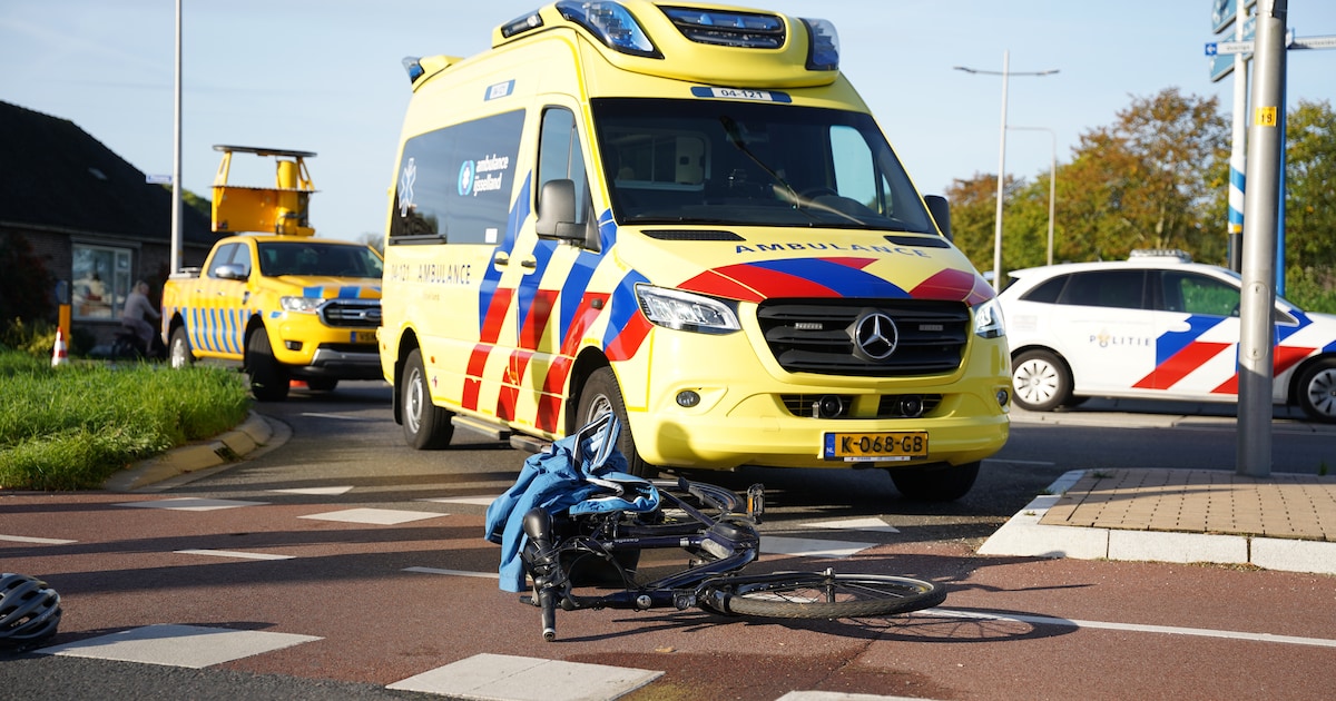 Bestuurder die doorreed na aanrijding in IJsselmuiden getraceerd, moet zich melden op politiebureau