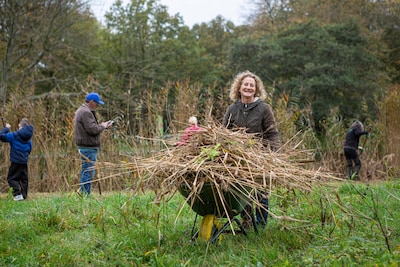 Handjes uit de mouwen: zo help je mee in Doetinchem tijdens de Nationale Natuurwerkdagen