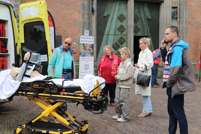 Reanimatie Netwerk Amersfoort viert jubileum: binnen 6 minuten kan iemand bij een slachtoffer met ee