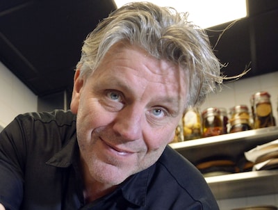 Eerbetoon aan Jonnie Boer: nieuw Cruyff Court in Zwolle wordt naar hem vernoemd