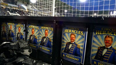 Circus Heracles sluit bizarre week af met nieuwe twist: geruchten over 29-jarige coach zetten club v