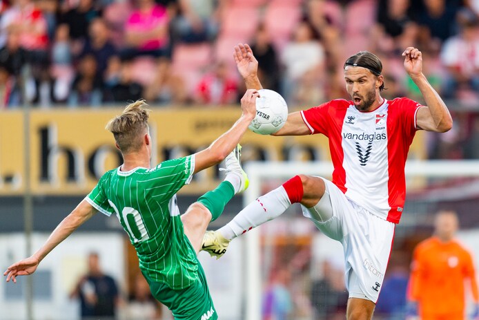 Het bijzondere debuut van Pascal Mulder als profvoetballer: ‘Het kan ...