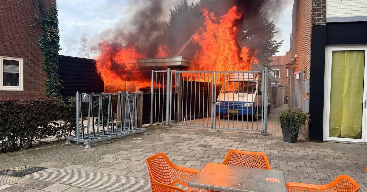 Chocolaterie in Hardenberg ziet ijscokar in vlammen opgaan als brand bij de buren overslaat