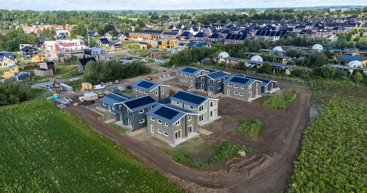 Oekraïense mensen in Olst-Wijhe willen niet weg uit flexwoning om ...