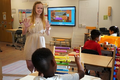 Naar school in de zomervakantie zielig? Nee hoor, in Nijkerk doen bijna 200 kinderen dat: ‘Het is le