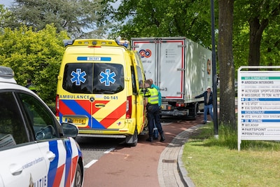 Fred (66) reed 49 jaar zonder ongeval, dan valt fietser (85) naast zijn vrachtwagen: ‘De lol is hele