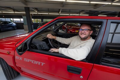 Deze iconische Flodder-auto staat te koop (die van ‘Buurman, wat doet u nu?’)