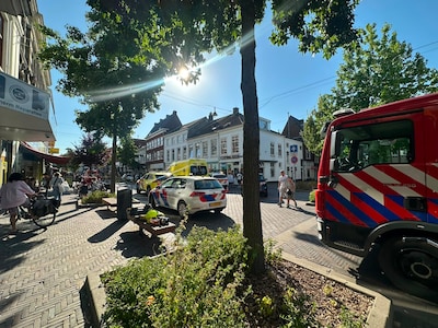 Brand in Steenstraat Arnhem: zeven mensen ademen rook in